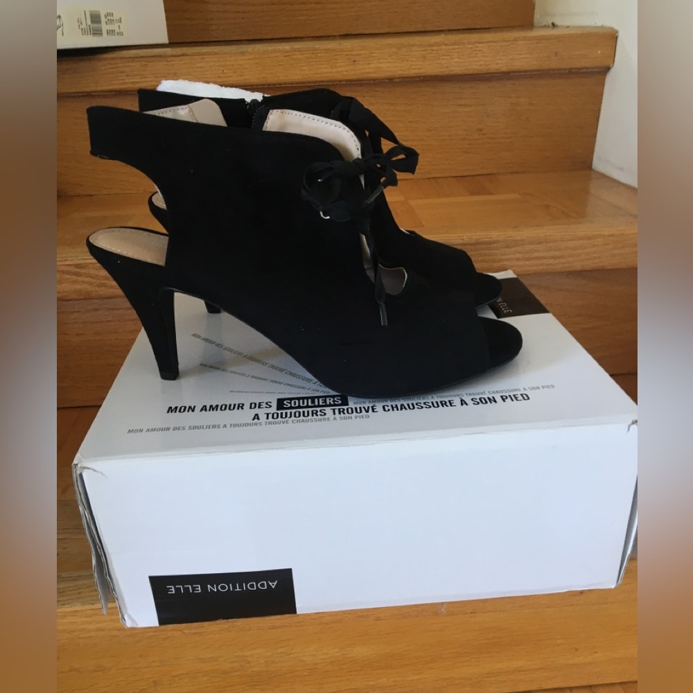 Sz 12 wide, faux suede sandals